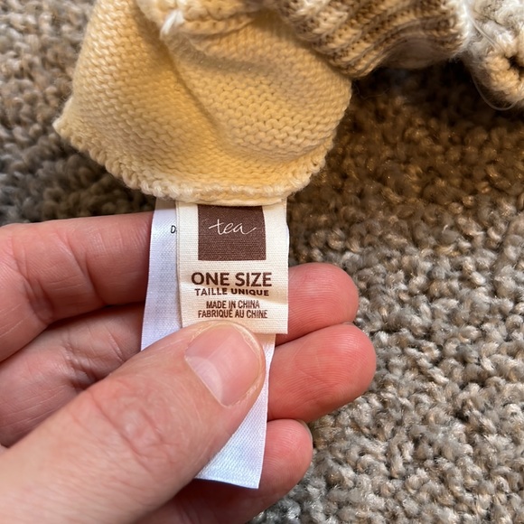 Tea Collection white knit booties - Picture 2 of 2